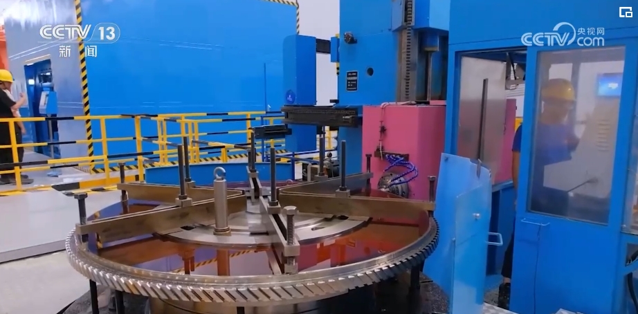 活躍、第一、增長(zhǎng)……中國(guó)經(jīng)濟(jì)“新”的發(fā)展 “質(zhì)”的躍遷有支撐